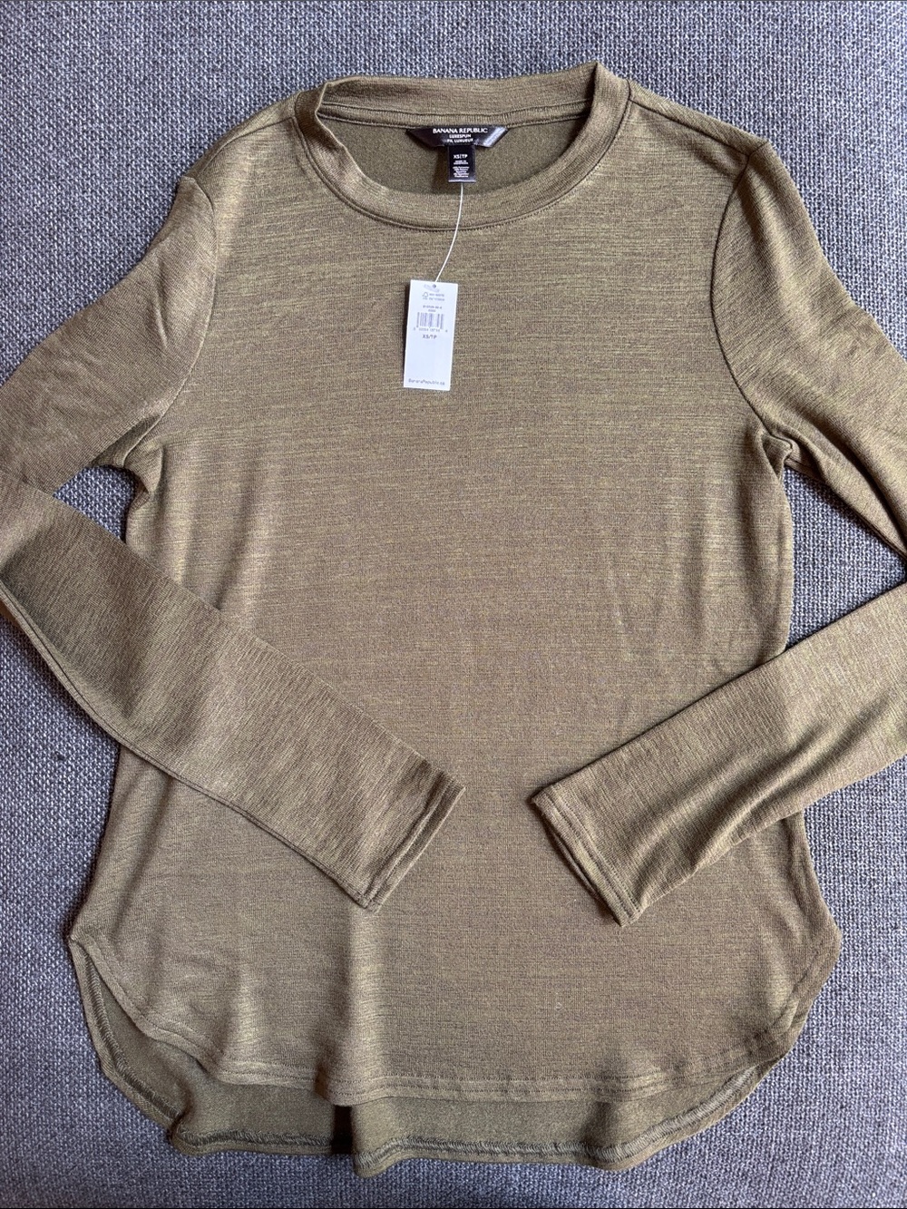 NWT Banana Republic Olive Green Long Sleeve Crew Neck Top